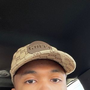 Meet your Posher, Bennie